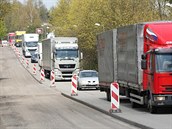 V úseku mezi Jihlavou a Stonařovem se silnice I/38 na několika místech... V úseku mezi Jihlavou a Stonařovem se silnice I/38 na několika místech...