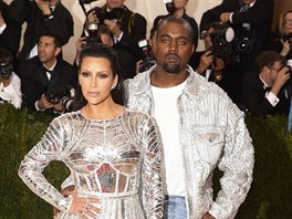 Kim Kardashianová a Kanye West na Met Gala (New York, 2. kvtna 2016)