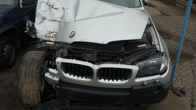 Obvinn podle policie vytvoili rozshlou s, kde ml kad svou roli: kaskadi zmrn bourali do vozidel, jin lid nehody nahlaovali, inkasovali penze.