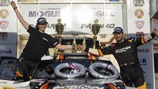 JSME TŘETÍ. Raduje se po Rallye Šumava Klatovy posádka Pavel Valoušek a... JSME TŘETÍ. Raduje se po Rallye Šumava Klatovy posádka Pavel Valoušek a...