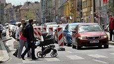 Zúžení Klatovské třídy v Plzni kvůli opravám vodovodního řadu komplikuje... Zúžení Klatovské třídy v Plzni kvůli opravám vodovodního řadu komplikuje...