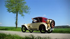 Na start Rallye Kivonoska se mohou postavit pouze auta vyrobená ped rokem 1945. 