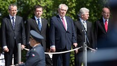 Přední čeští státníci uctili při tradiční pietě na pražském Vítkově při... Přední čeští státníci uctili při tradiční pietě na pražském Vítkově při...