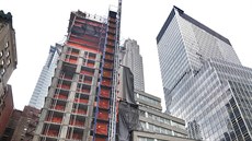 Budova na newyorském Manhattanu, z ní se vrhla k zemi supermodelka Ruslana...
