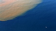 Bahno z protržené brazilské přehrady Bento Rodrigues se dostalo řekou Doce až... Bahno z protržené brazilské přehrady Bento Rodrigues se dostalo řekou Doce až...