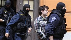 Američan Kevin Dahlgren podezřelý ze čtyřnásobné vraždy poprvé stanul před... Američan Kevin Dahlgren podezřelý ze čtyřnásobné vraždy poprvé stanul před...