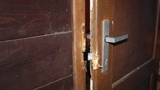 Do rekreačních objektů se pachatelé dostávali násilím, obvykle vypáčili zámek u... Do rekreačních objektů se pachatelé dostávali násilím, obvykle vypáčili zámek u...
