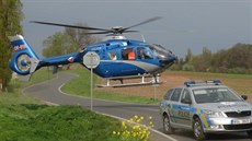 Na křižovatce u Českého Brodu se srazilo auto s motorkou (3.5.2016). Na křižovatce u Českého Brodu se srazilo auto s motorkou (3.5.2016).