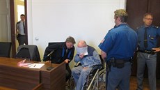 Podle obvinění Šimek před šesti lety dal Štorkovi pokyn, aby zastřelil... Podle obvinění Šimek před šesti lety dal Štorkovi pokyn, aby zastřelil...