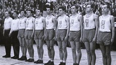 MISTŘI! Československý výběr, který v roce 1946 v Ženevě dokráčel k titulu... MISTŘI! Československý výběr, který v roce 1946 v Ženevě dokráčel k titulu...