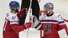 Letos hrál Jakub Nakládal (vlevo) za Calgary. Vrátí se znovu do NHL?