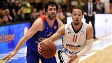 Miloš Teodosič z CSKA Moskva (vlevo) stíhá Michaela Dixona z Nymburka. Miloš Teodosič z CSKA Moskva (vlevo) stíhá Michaela Dixona z Nymburka.