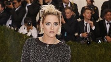 Kristen Stewartová na Met Gala (New York, 2. kvtna 2016)