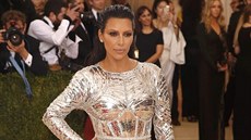 Kim Kardashianová na Met Gala (New York, 2. kvtna 2016)