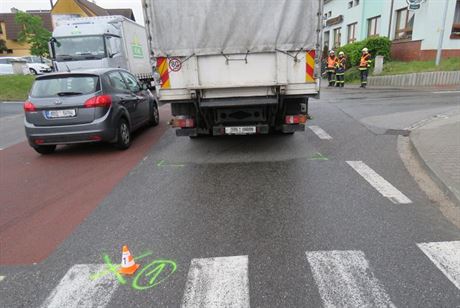 Kamion v Lipvce srazil seniorku a vláel ji za sebou, idi ji na pechodu...