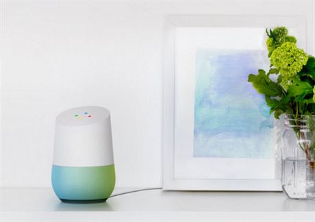 Barevná základna Google Home pro pizpsobení vzhledu místnosti