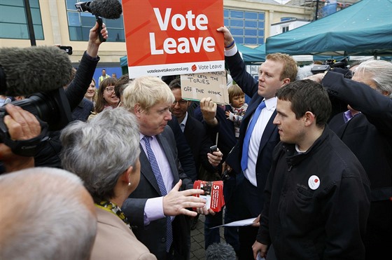 Boris Johnson zahájil svou autobusovou kampa za vystoupení Velké Británie z...