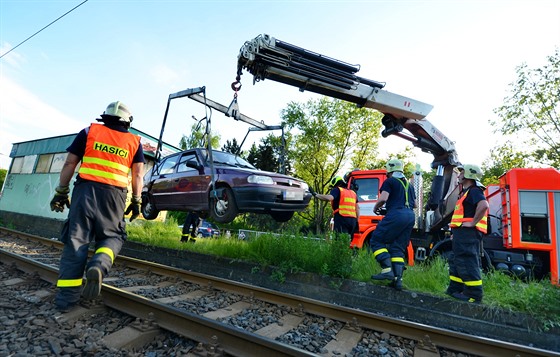 Vyprotní felicie z tramvajových kolejí v Ostrav-Zábehu.