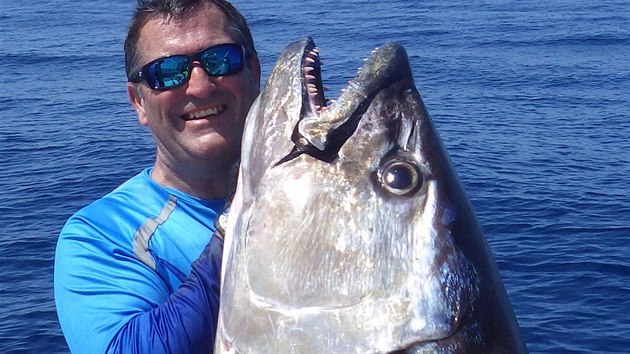 Tuňák vážil přes 110 kilogramů. Tuňák vážil přes 110 kilogramů.