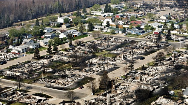 Nsledky niivho poru v kanadskm mst Fort McMurray (13. kvtna 2016)