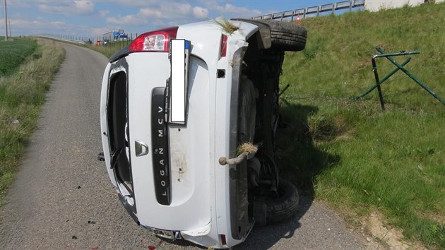 Ptaedestilet idi havaroval podle policie dvakrt na patcti kilometrech D3. Podruh ml pjen auto od pojiovny.