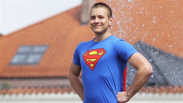 esk Budjovice hld Superman. Jmenuje se Daniel Mrz a je studentem Gymnzia J. V. Jirska.