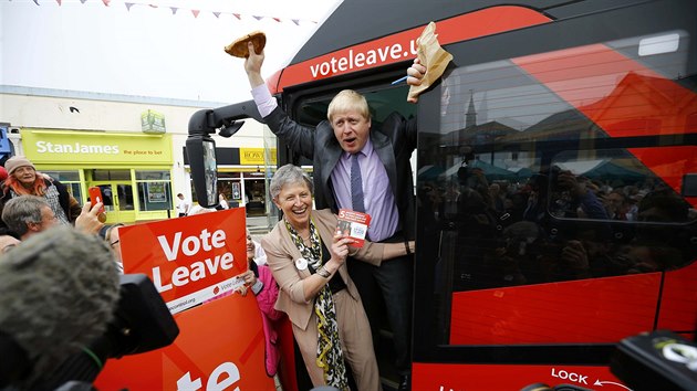 Boris Johnson zahjil svou autobusovou kampa za vystoupen Velk Britnie z EU (11. kvtna 2016)