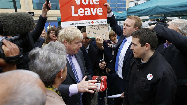 Boris Johnson zahjil svou autobusovou kampa za vystoupen Velk Britnie z EU (11. kvtna 2016)