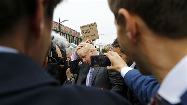 Boris Johnson zahjil svou autobusovou kampa za vystoupen Velk Britnie z EU (11. kvtna 2016)