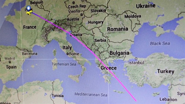 Trasa letounu podle serveru Flightradar24.com.