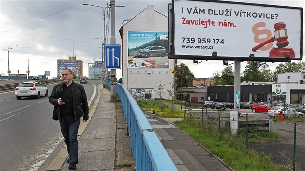 Billboard vyzvajc vitele Vtkovic, kter nechala spolenost Wetag umstit i v centru Ostravy.