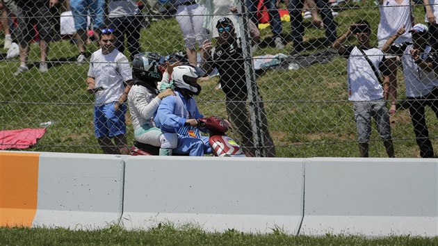 Nico Rosberg odjd na sktru po srce s Lewisem Hamiltonem na Velk cen panlska