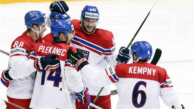 Gólová radost eských hokejist v utkání s Dánskem