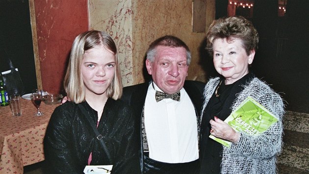 Jana Krytinov, jej otec Ji Krytin a jeho kolegyn Aka Janoukov