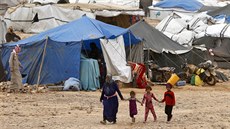 Syrtí uprchlíci na hranicích Jordánska (4. kvtna 2016)