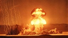 Výbuch jaderné bomby o síle 15 kt, Nevada 1953