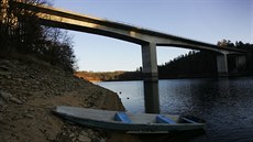 Havarijní plán pro rekonstrukci mostu přes Želivskou přehradu se tvoří měsíce. Havarijní plán pro rekonstrukci mostu přes Želivskou přehradu se tvoří měsíce.