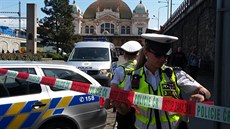 Policie zasahuje kvůli bombové hrozbě na plzeňském hlavním nádraží (10. května... Policie zasahuje kvůli bombové hrozbě na plzeňském hlavním nádraží (10. května...