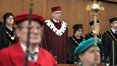Rektor Masarykovy univerzity Mikuláš Bek při tradičním Dies Academicus poprvé... Rektor Masarykovy univerzity Mikuláš Bek při tradičním Dies Academicus poprvé...