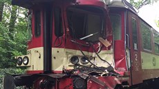 V Měšicích u Prahy se srazilo na přejezdu nákladní auto s vlakem (17.5.2016). V Měšicích u Prahy se srazilo na přejezdu nákladní auto s vlakem (17.5.2016).
