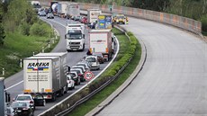 Omezení na dálnici D5. Omezení na dálnici D5.