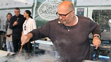 Zdeněk Pohlreich při své kuchařské show na Garden Food Festivalu 2015 v... Zdeněk Pohlreich při své kuchařské show na Garden Food Festivalu 2015 v...