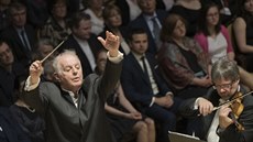 Dirigent Daniel Barenboim s berlínským Státním orchestrem vystoupil v Obecním... Dirigent Daniel Barenboim s berlínským Státním orchestrem vystoupil v Obecním...