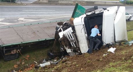 Nehoda kamionu na Rozvadovské spojce (20.5.2016).