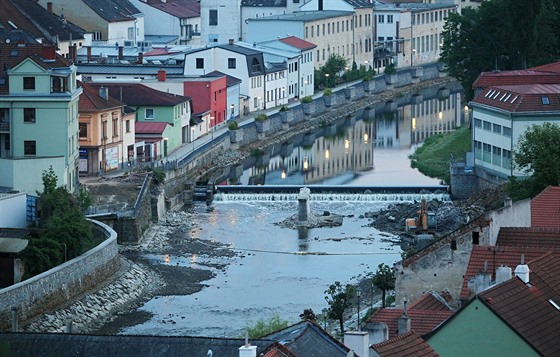 Podkláterský most momentáln neexistuje. Do podzimu by jeho míst mlo vyrst...