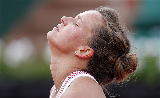 TOHLE NEVYLO. Barbora Strýcová ve tetím kole Roland Garros.