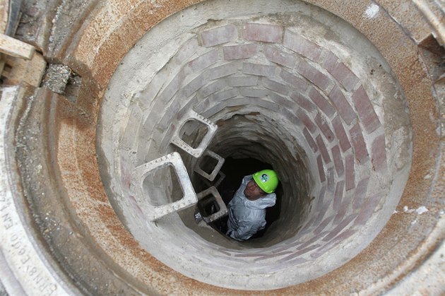 Opravená historická kanalizace v Terezín.