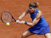 VE STEHU. Lucie afov ve tetm kole Roland Garros.