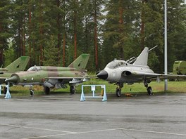 Saab 35 Draken a MiG-21 finského letectva v muzeu