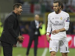 Emotivní trenér Atlétika Madrid Diego Simeone (vlevo) bhem finále Ligy mistr,...